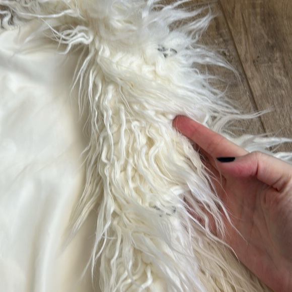 NWT Mossimo faux fur vest XS - Picture 3 of 5